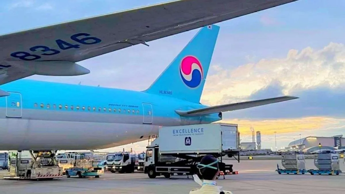 विमान से टकरा गया कोरियन प्लेन- India TV Hindi