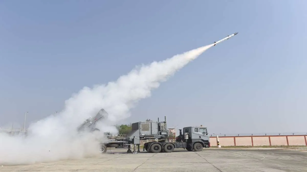 आकाश मिसाइल का सफल परीक्षण।- India TV Hindi