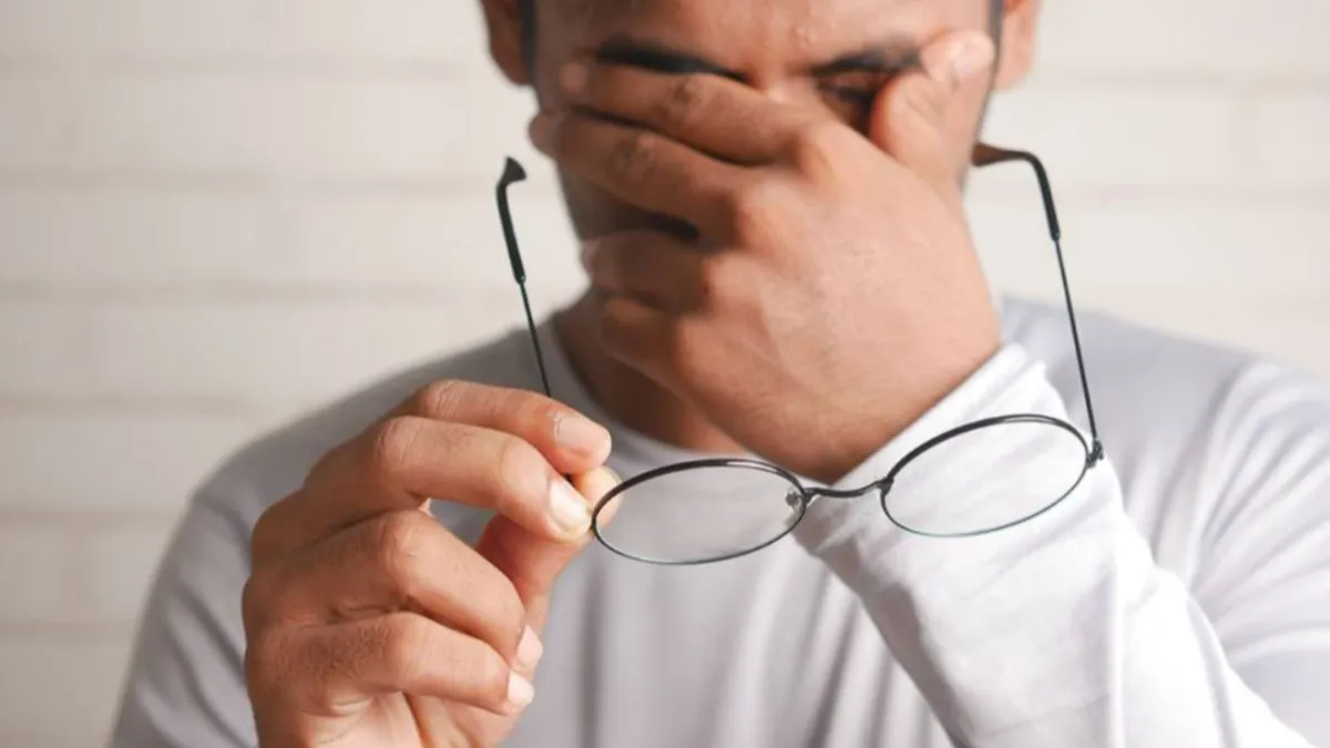 Worst habits for eyesight- India TV Hindi