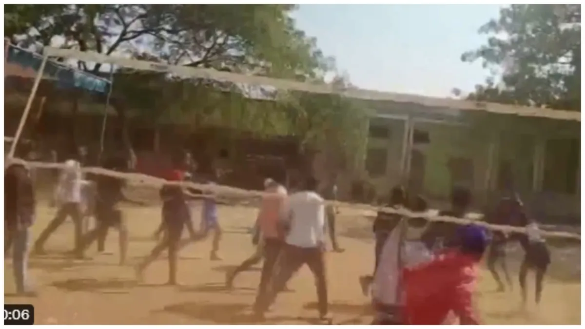 Andhra Pradesh clash broke out between two groups of Kabaddi players during a match in Nandyal - India TV Hindi