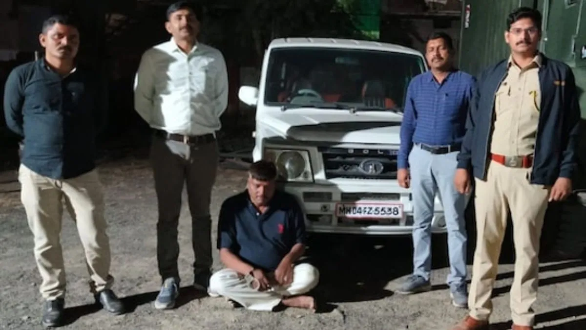 ठगी के आरोप में गिरफ्तार- India TV Hindi