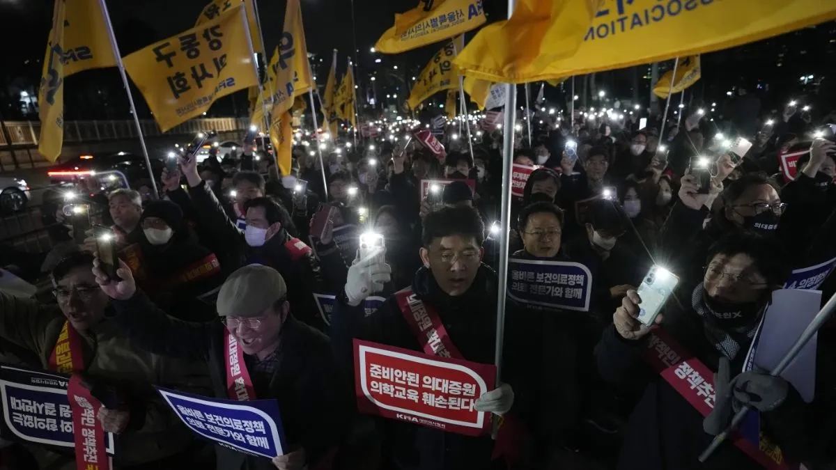दक्षिण कोरिया में इस्तीफा देने लगे डॉक्टर- India TV Hindi