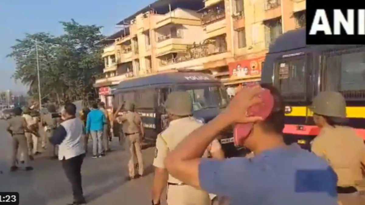 attack on neelesh rane car- India TV Hindi