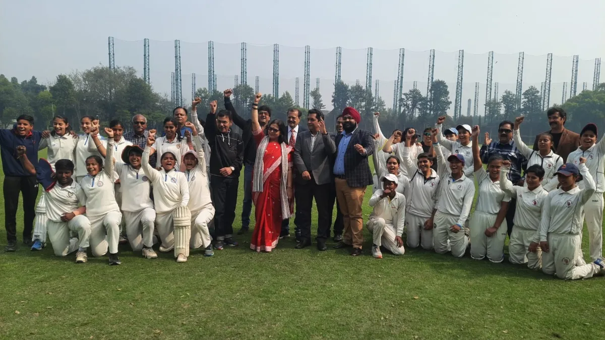 मीनाक्षी लेखी ने किया क्रिकेट टूर्नामेंट का उद्घाटन।- India TV Hindi