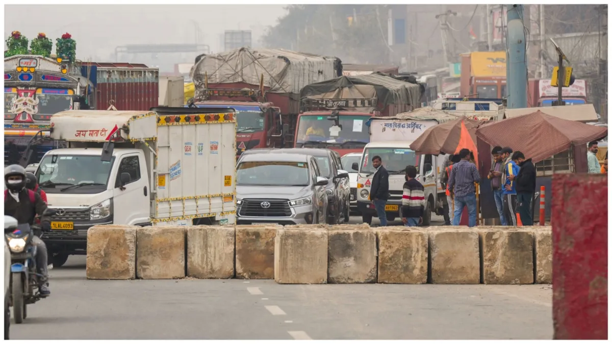Delhi Police issues detailed traffic advisory in view of farmers protest noida traffic advisory ghaz- India TV Hindi
