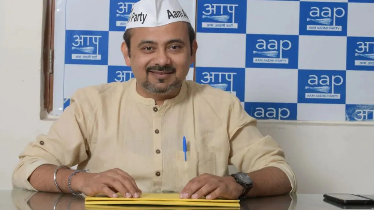 aap chief whip dilip pandey- India TV Hindi