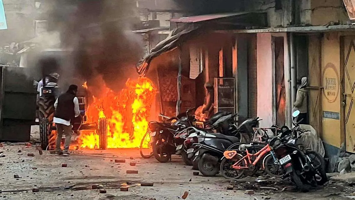 दंगे में किया नुकसान तो करनी होगी भरपाई।- India TV Hindi
