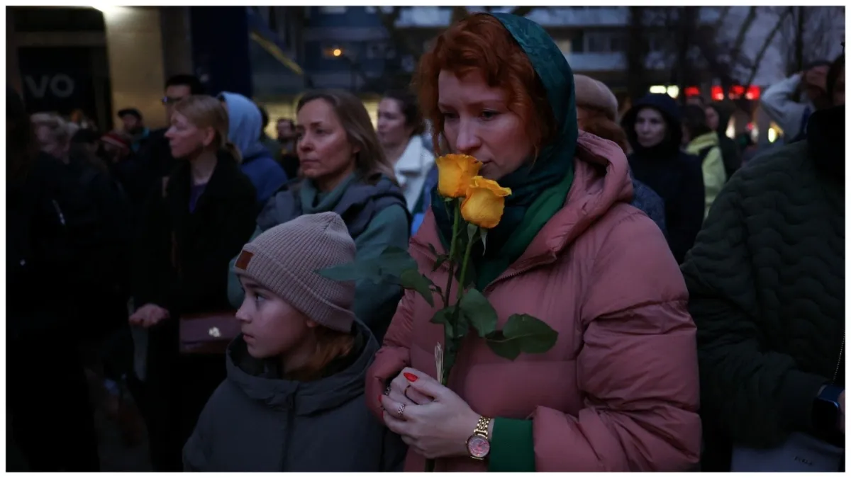 Alexei Navalny funeral people raised slogans against Vladimir Putin many arrested- India TV Hindi