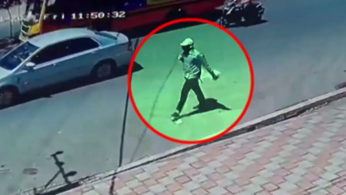 CCTV फुटेज में दिखा बेंगलुरु ब्लास्ट का संदिग्ध आरोपी।- India TV Hindi