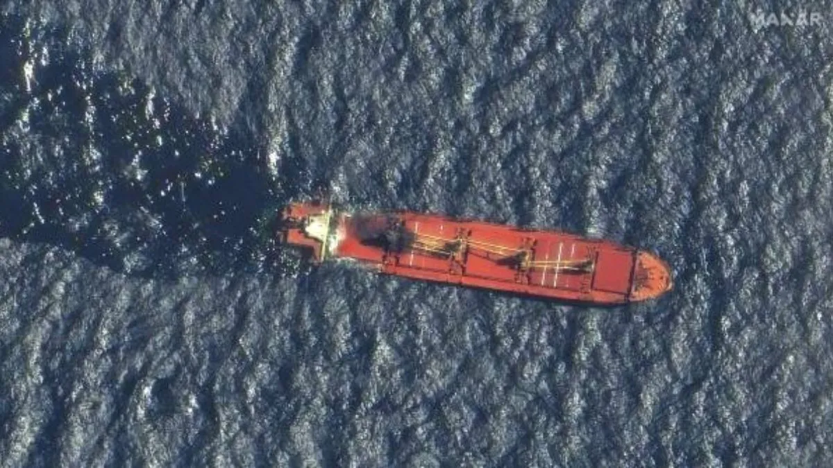 लाल सागर में डूबा जहाज। - India TV Hindi