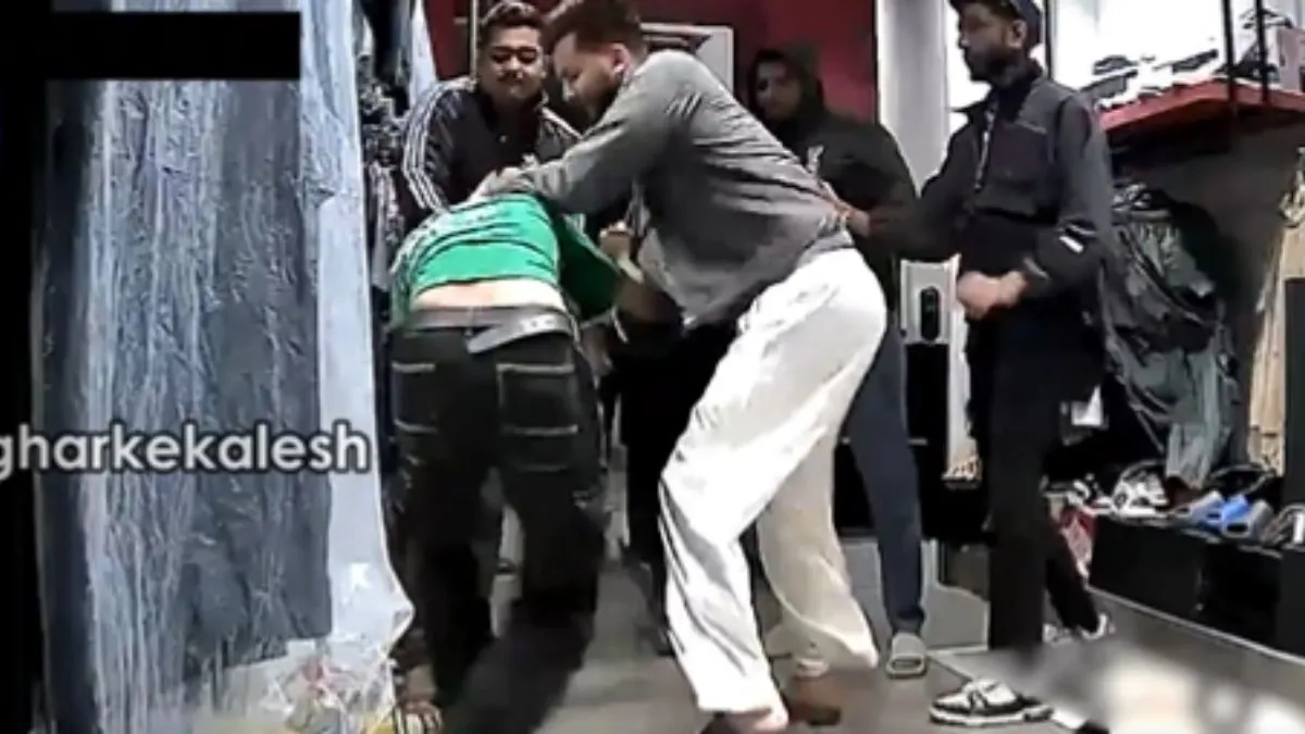 लड़के को मारते हुए एल्विश यादव का CCTV फुटेज- India TV Hindi