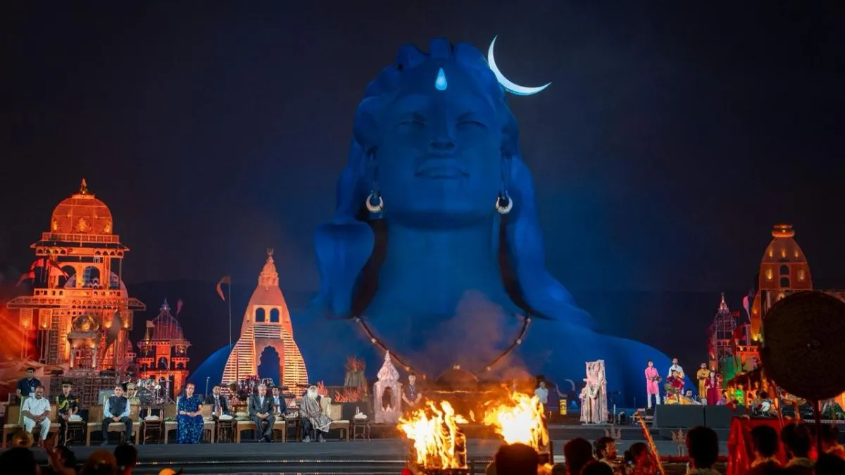 ईशा योग केंद्र में सद्गुरु का महाशिवरात्रि समारोह - India TV Hindi