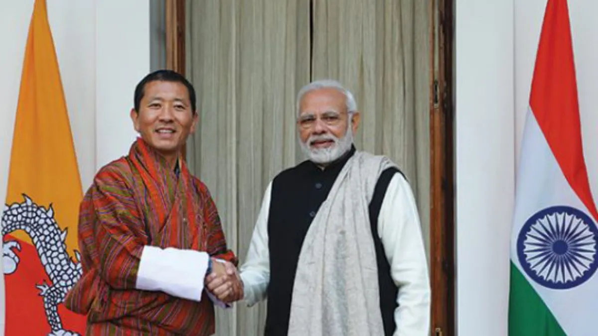 भूटान के प्रधानमंत्री शेरिंग पीएम मोदी के साथ (फाइल फोटो)- India TV Hindi