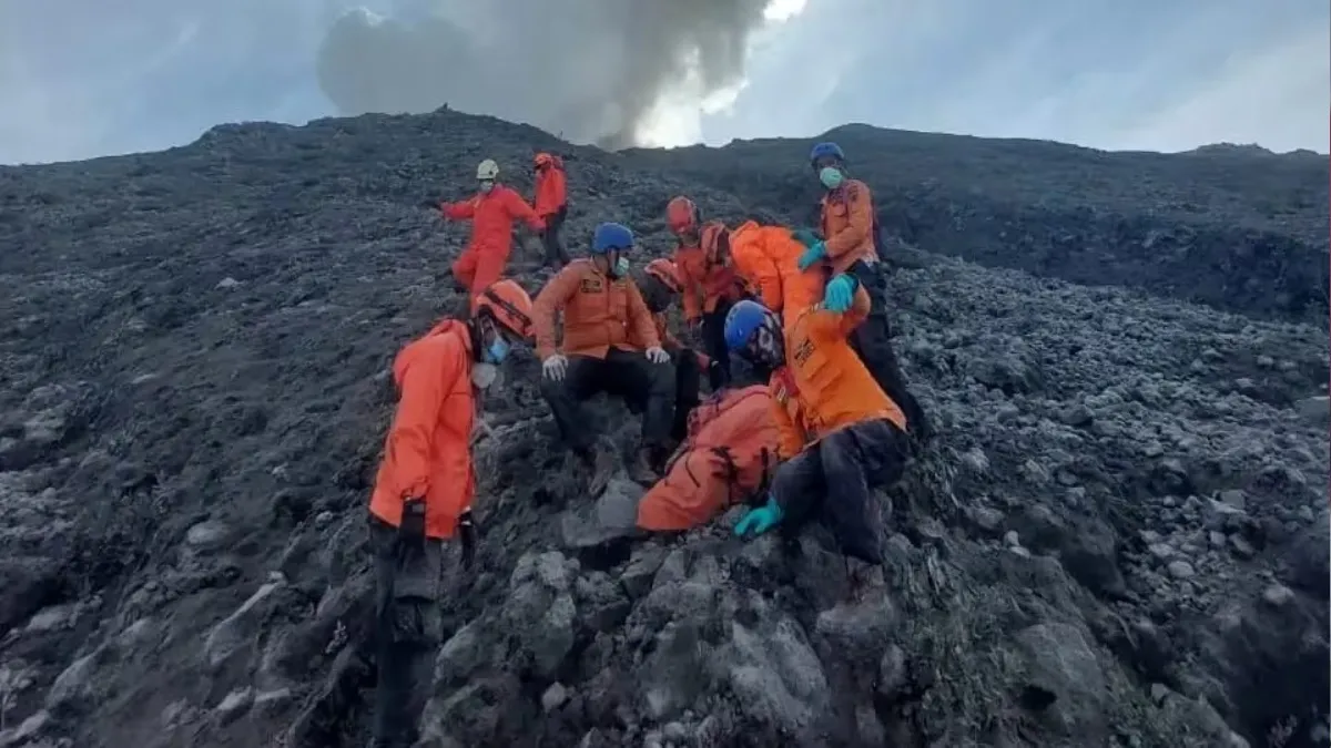 इंडोनेशिया में ज्वालामुखी में गिरने से महिला की मौत ( प्रतीकात्मक तस्वीर)- India TV Hindi