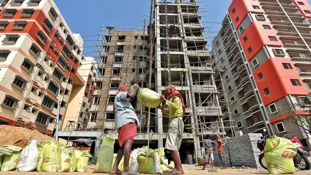 पहली तिमाही में क्षेत्रफल के लिहाज से आवास बिक्री 63 प्रतिशत बढ़कर 16.2 करोड़ वर्ग फुट हो गई।- India TV Paisa