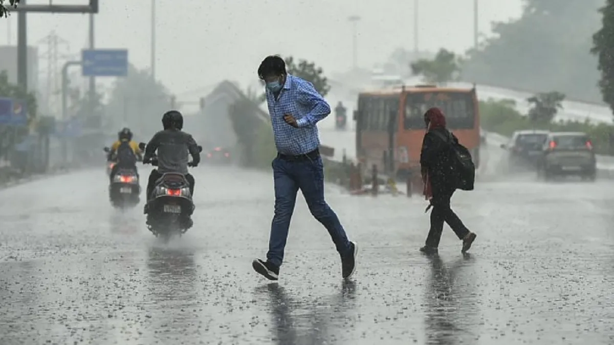 दिल्ली एनसीआर में बारिश। (सांकेतिक फोटो)- India TV Hindi