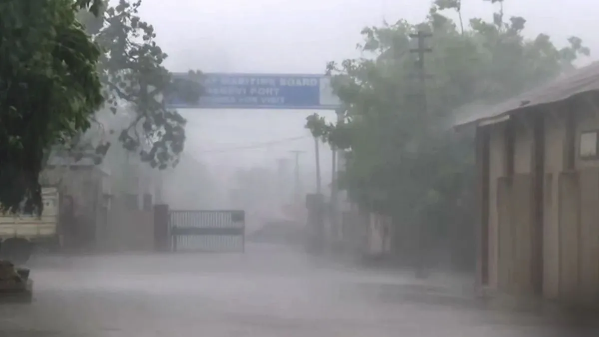 तेज हवाओं के साथ बारिश का अलर्ट- India TV Hindi
