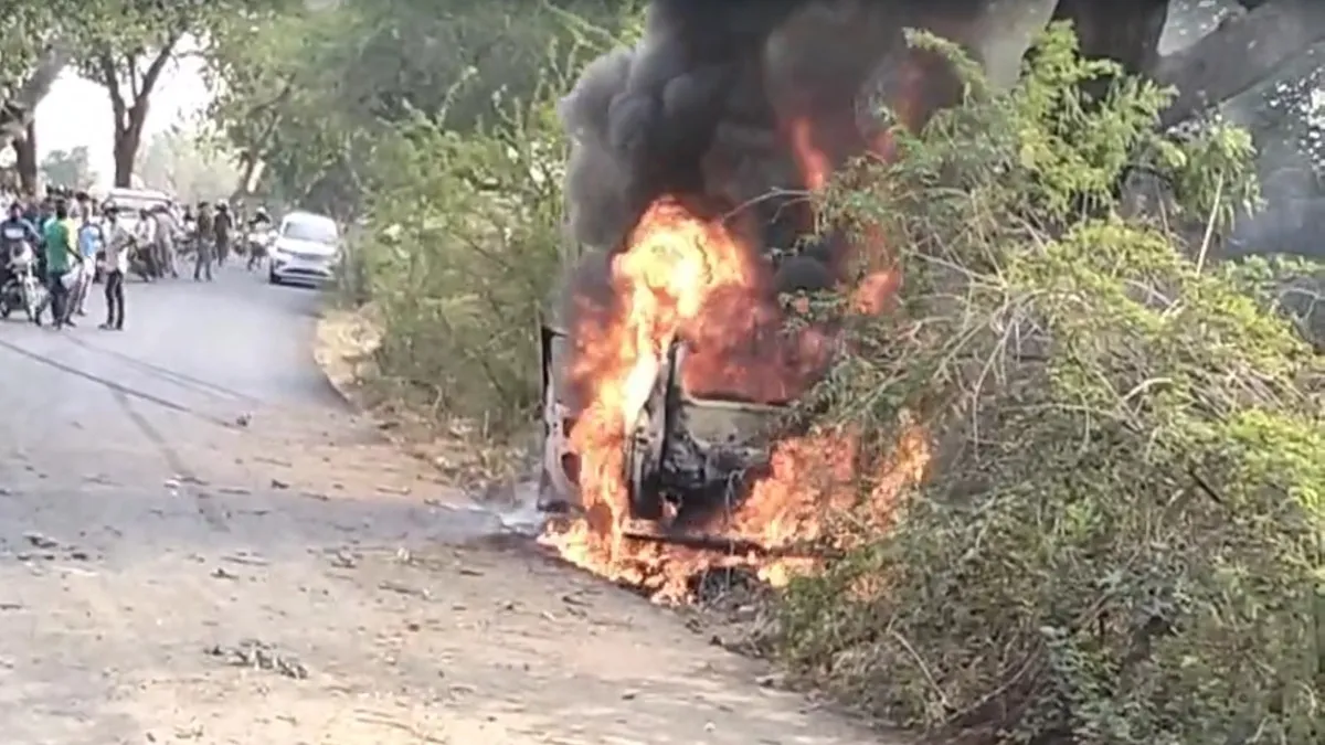 car fire- India TV Hindi