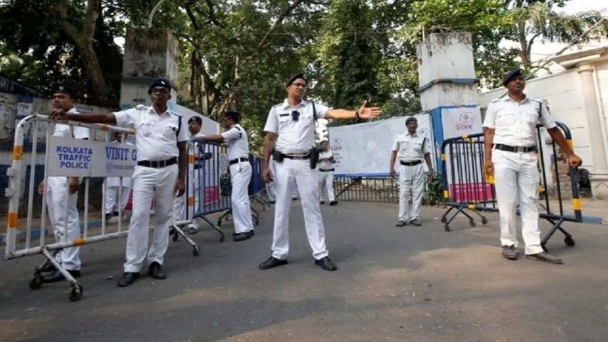 कोलकाता पुलिस- India TV Hindi