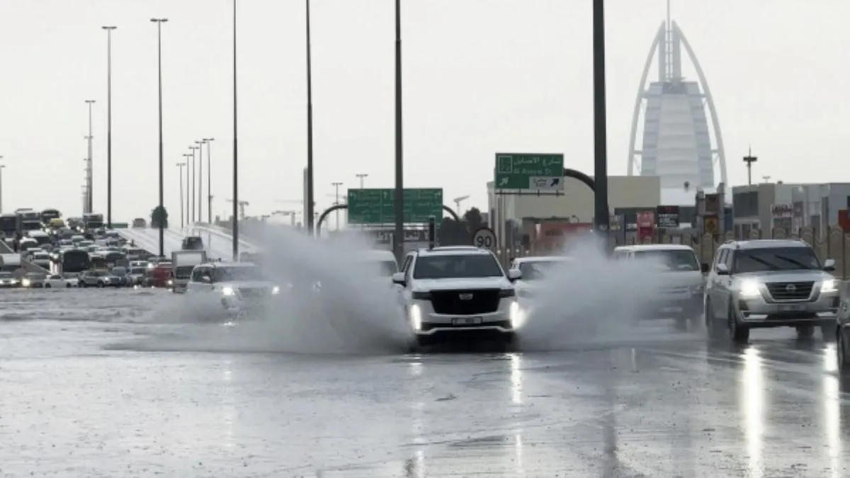 दुबई में मूसलाधार बारिश और तूफान को लेकर अलर्ट (फाइल)- India TV Hindi