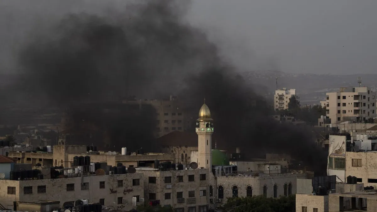 रफाह में इजरायली हमले का एक दृश्य।- India TV Hindi