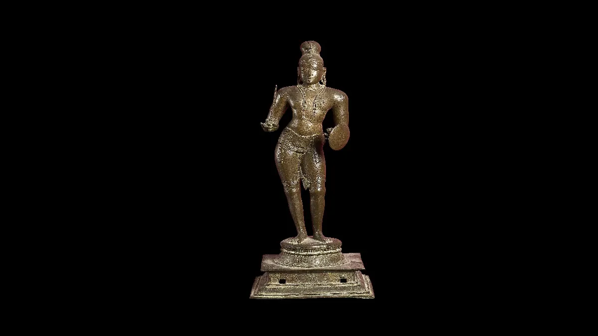 bronze sculpture of Hindu saint Tirumankai Alvar- India TV Hindi