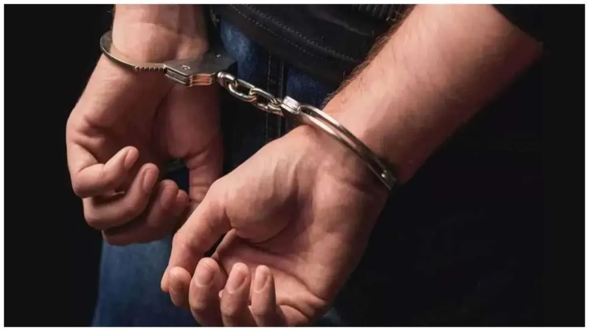  'छेनू गैंग' के दो अपराधी गिरफ्तार।- India TV Hindi