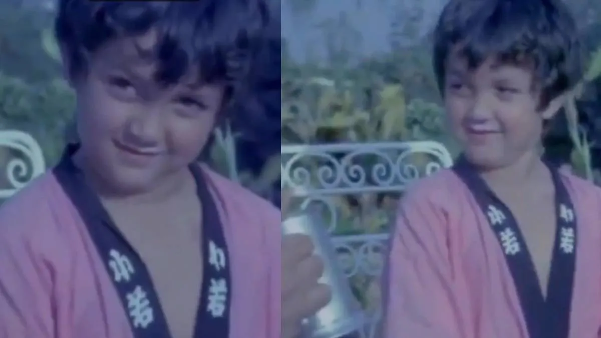 bobby deol childhood photo- India TV Hindi