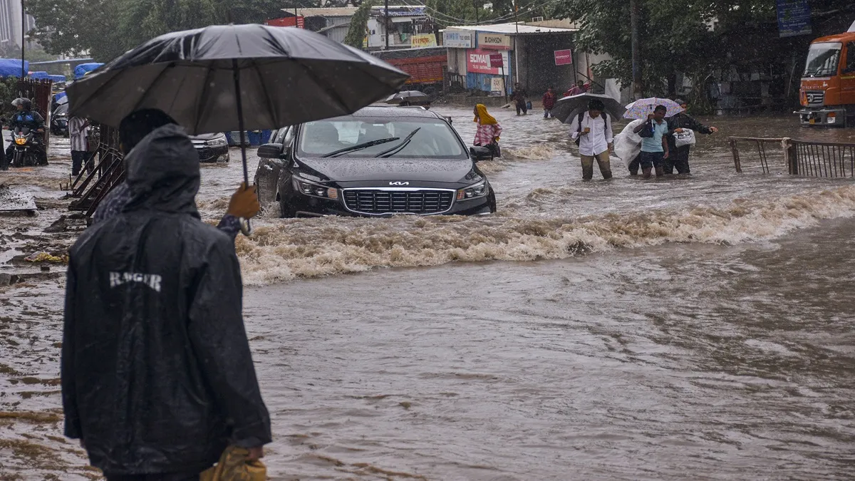 surat heavy rain- India TV Hindi