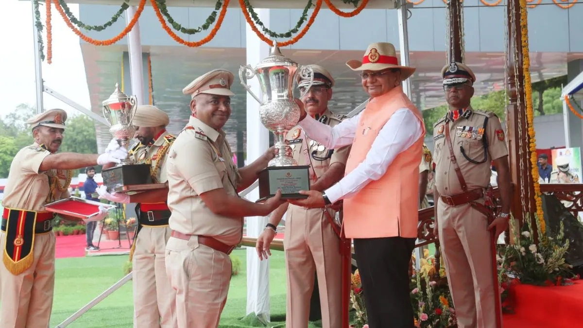 ग्रेटर कैलाश पुलिस स्टेशन ने जीता स्वच्छता अवार्ड।- India TV Hindi
