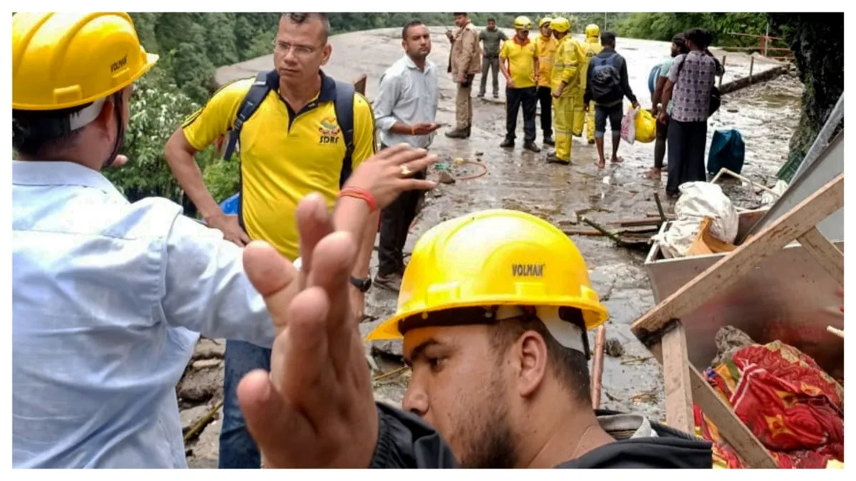 Rescue operation continues in Kedarnath on the fourth day 10 thousand people have been rescued so fa- India TV Hindi