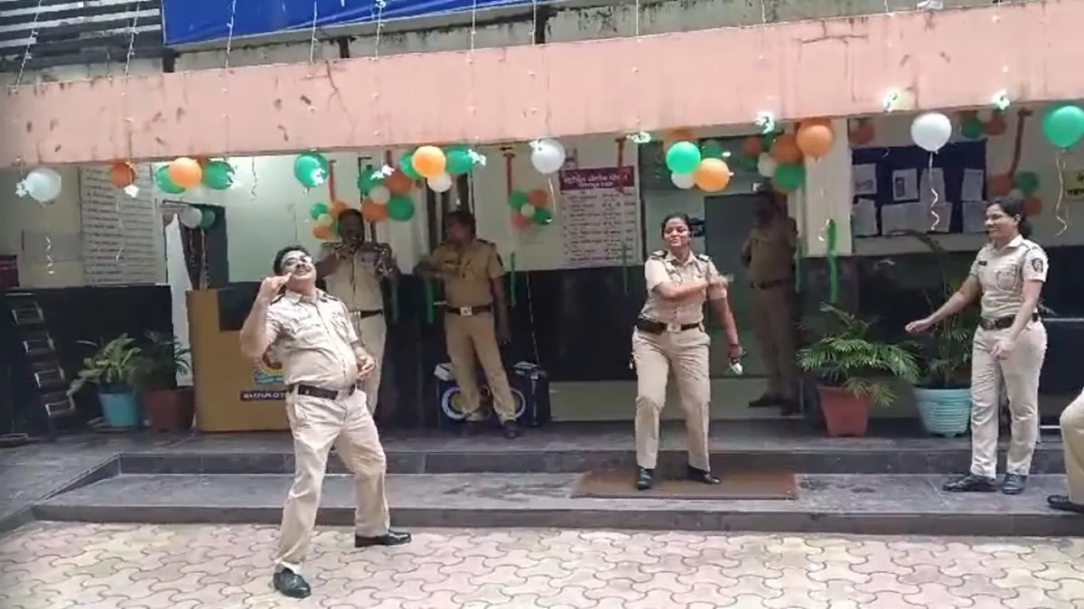 police dance- India TV Hindi