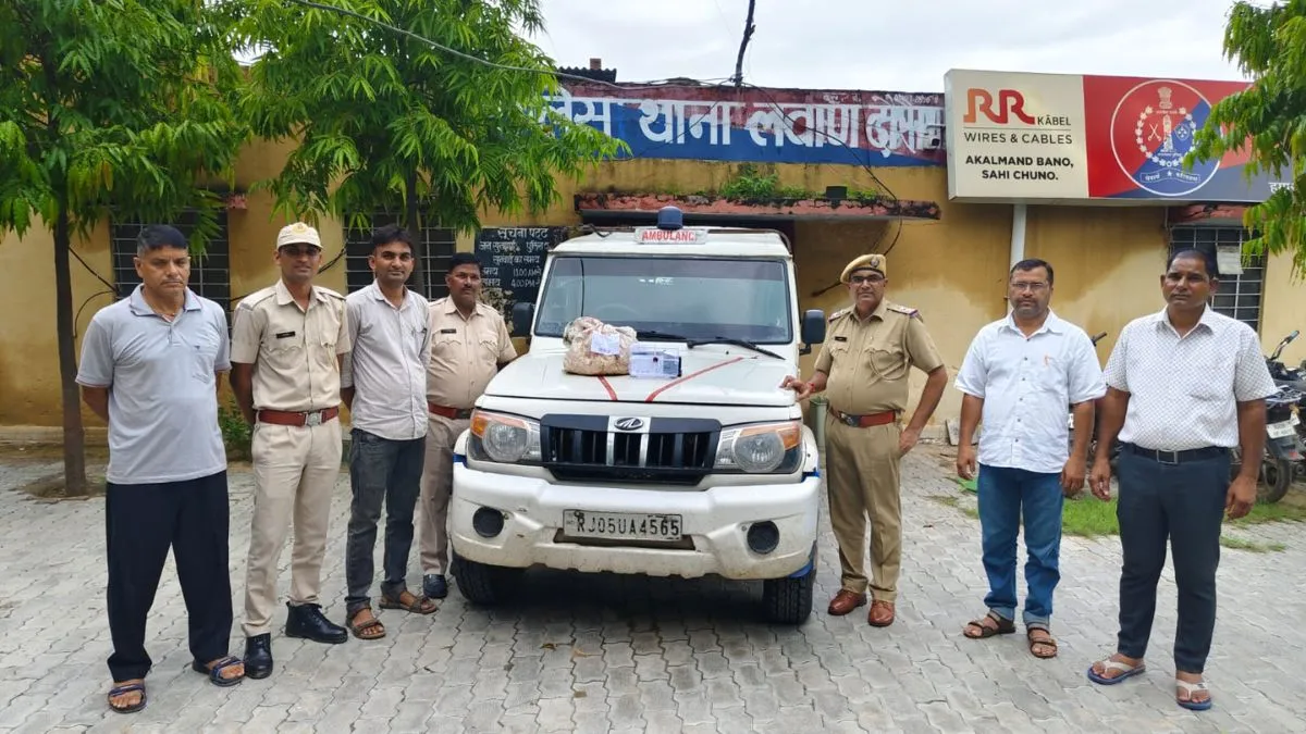 गोवंश की तस्करी करते तस्करों का प्लान पुलिस ने किया फेल- India TV Hindi