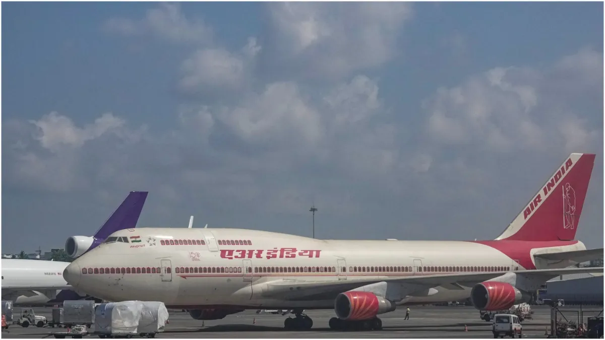 Bomb threat in Air India flight from New Delhi to Visakhapatnam panic among passengers- India TV Hindi