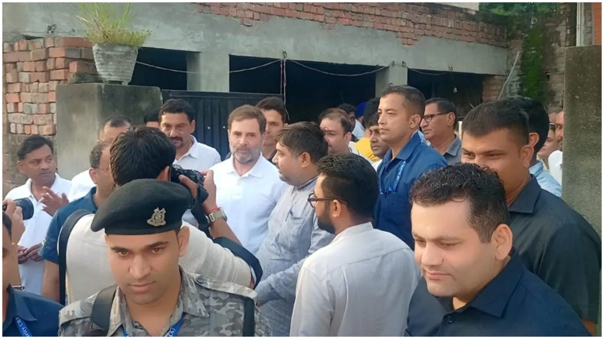 Rahul Gandhi reached Karnal to meet the injured youth family who had met with a road accident abroad- India TV Hindi