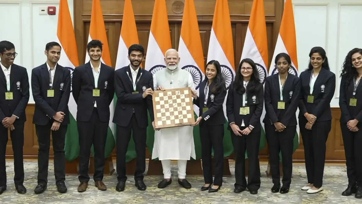 PM Modi Meets Chess Olympiad 2024 Winners- India TV Hindi