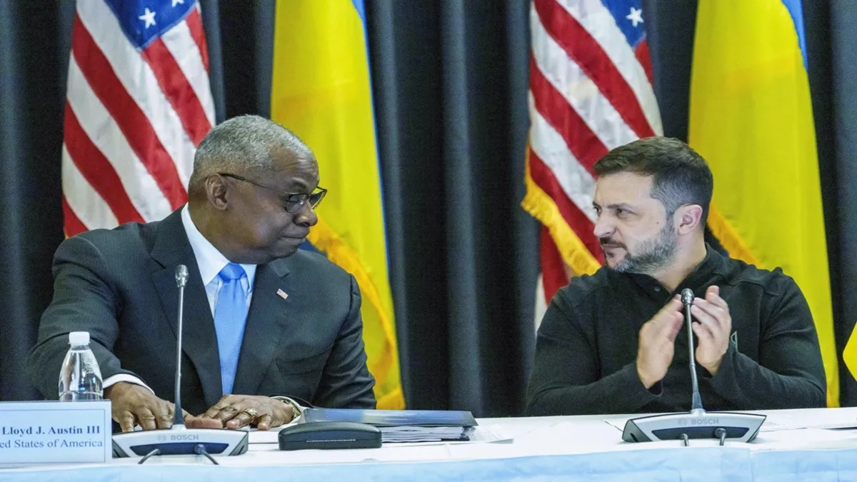 Volodymyr Zelenskyy and US Defense Secretary Lloyd Austin- India TV Hindi