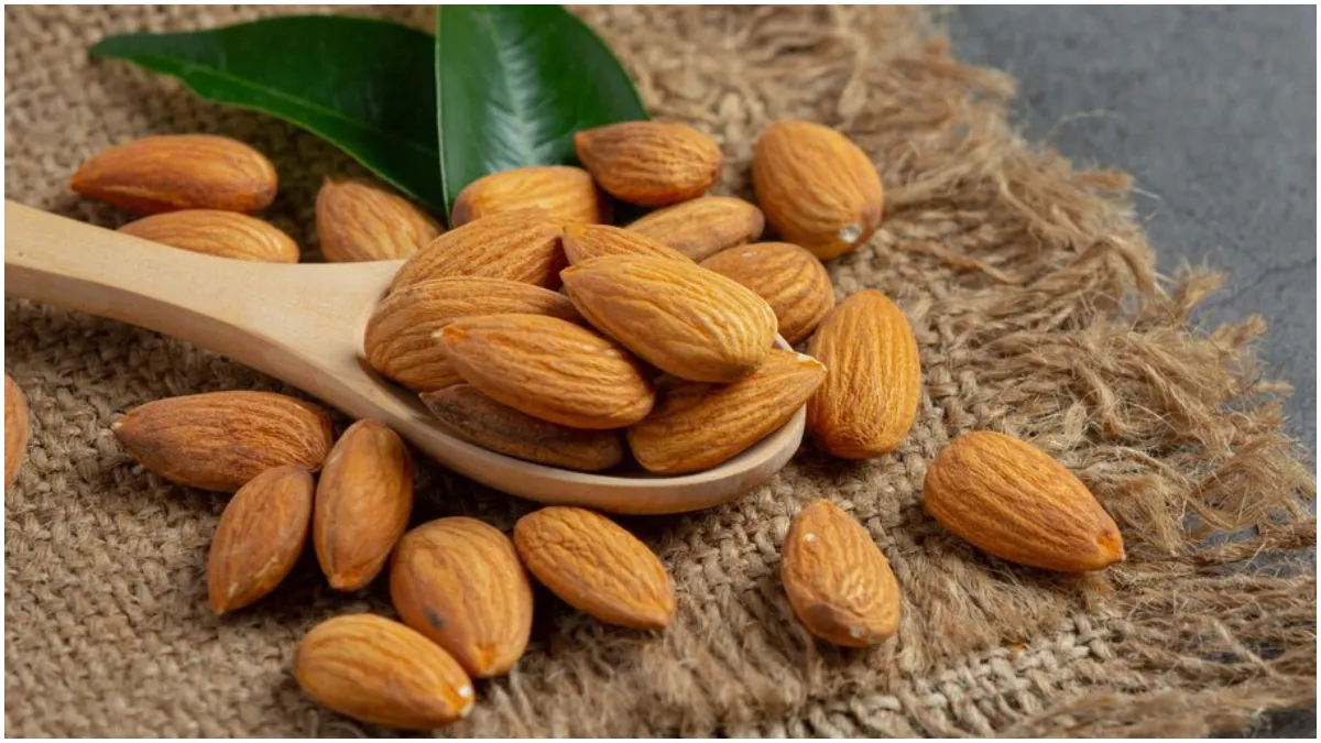 Soaked almonds are a boon for health - India TV Hindi