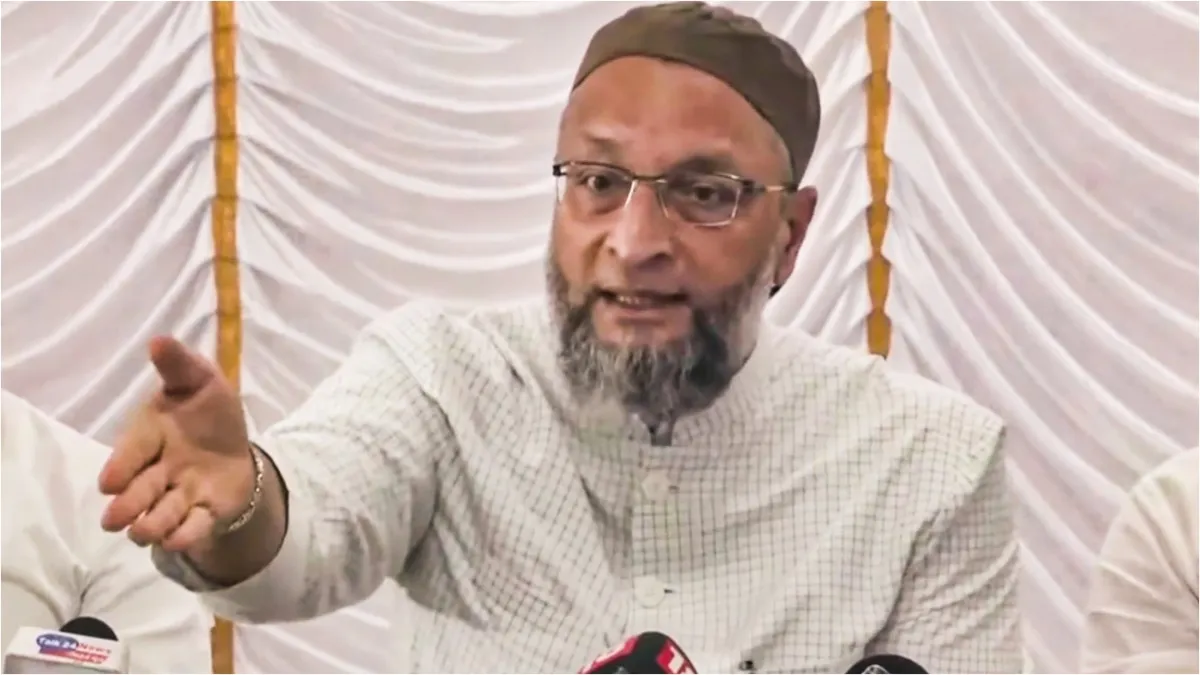 Asaduddin Owaisi targeted Congress said You cannot defeat BJP alone we have to take everyone along- India TV Hindi