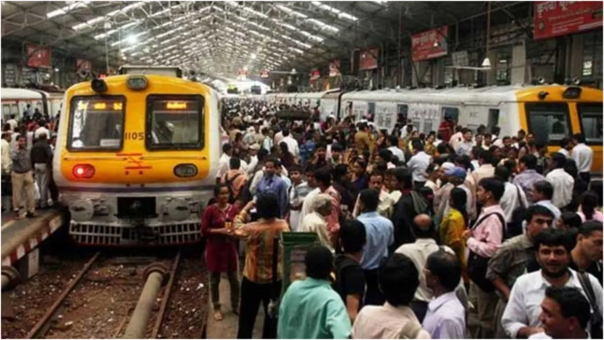 local train derailed at Kalyan railway station no injuries have been reported- India TV Hindi