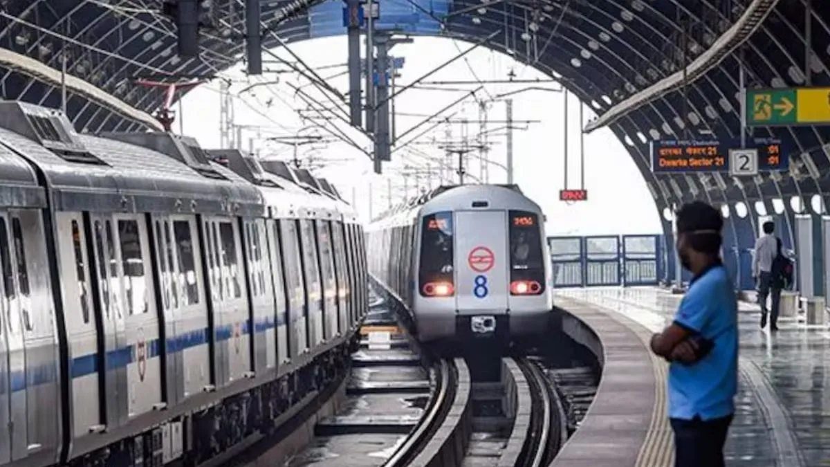   Delhi Metro's Blue Line gets carbon free certificate - India TV Hindi