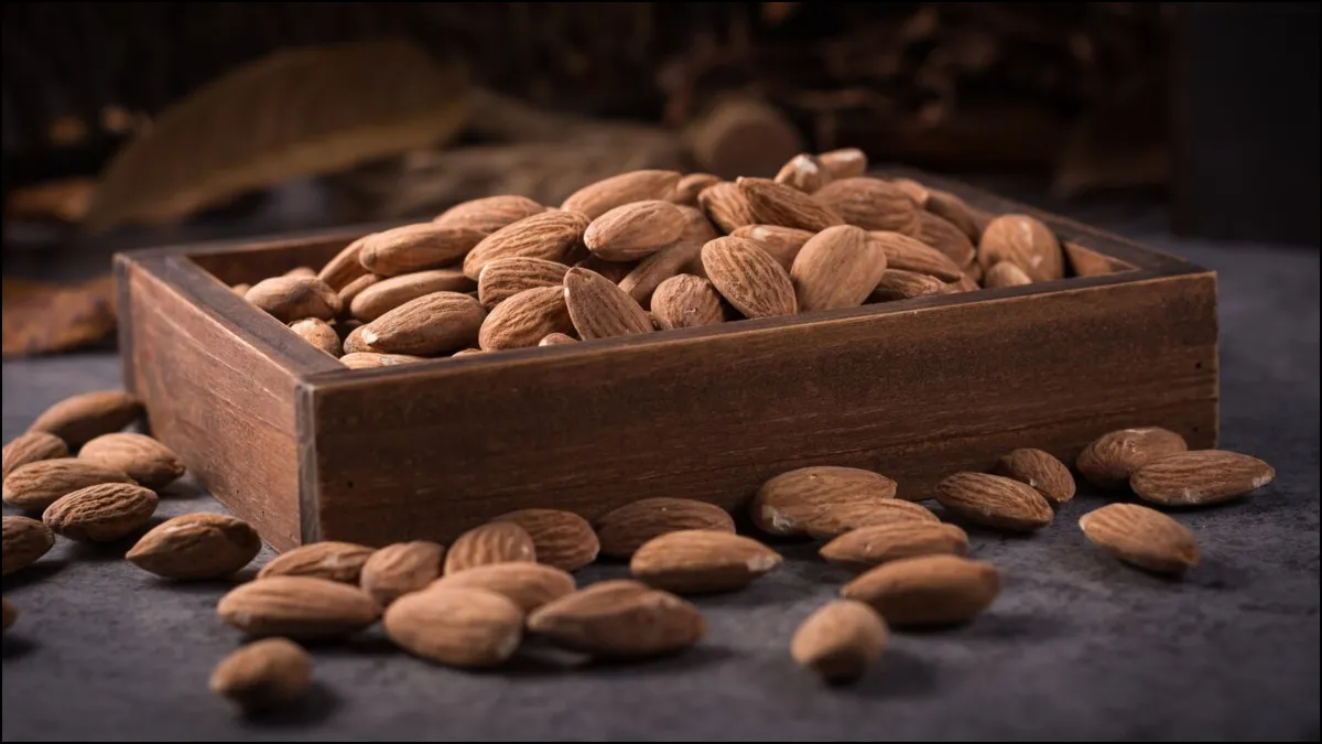 Almonds Side Effects- India TV Hindi