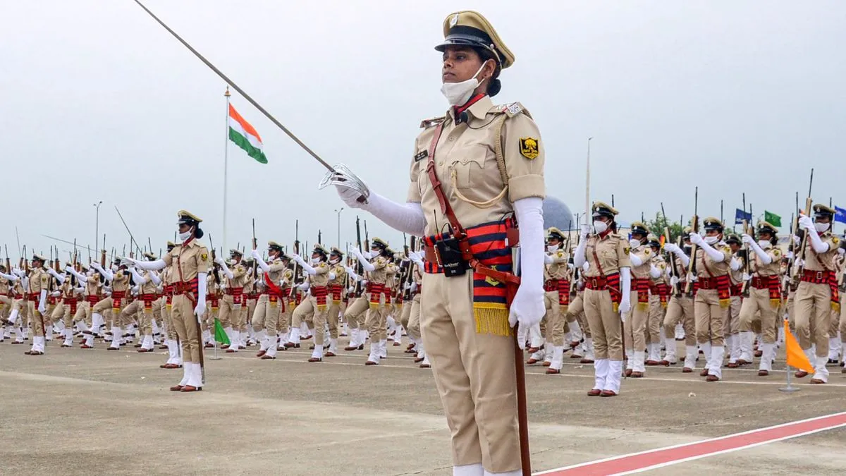 बिहार पुलिस में स्टेनो असिस्टेंट सब इंस्पेक्टर को कितनी सैलरी मिलती है- India TV Hindi