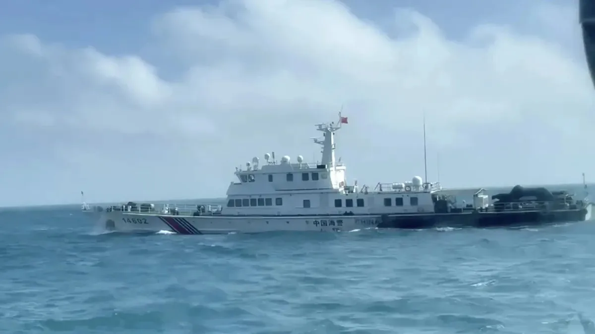 Chinese Warship Near Taiwan- India TV Hindi