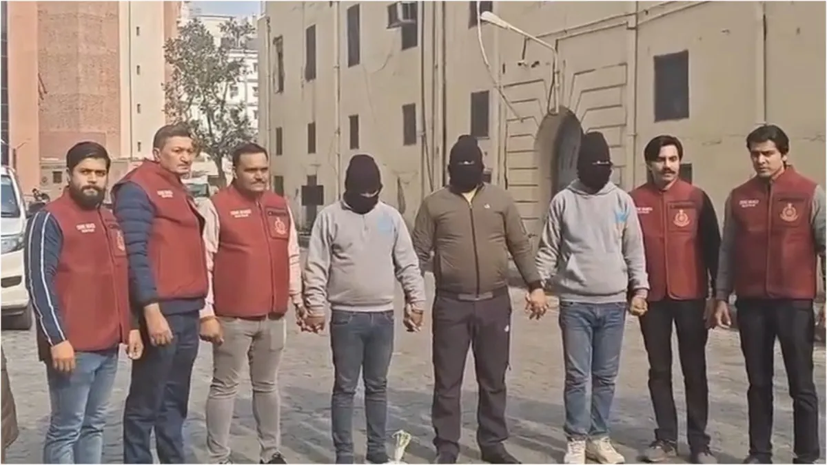 Fake uniform of Delhi Police fake ID card Crime Branch busted honeytrap gang