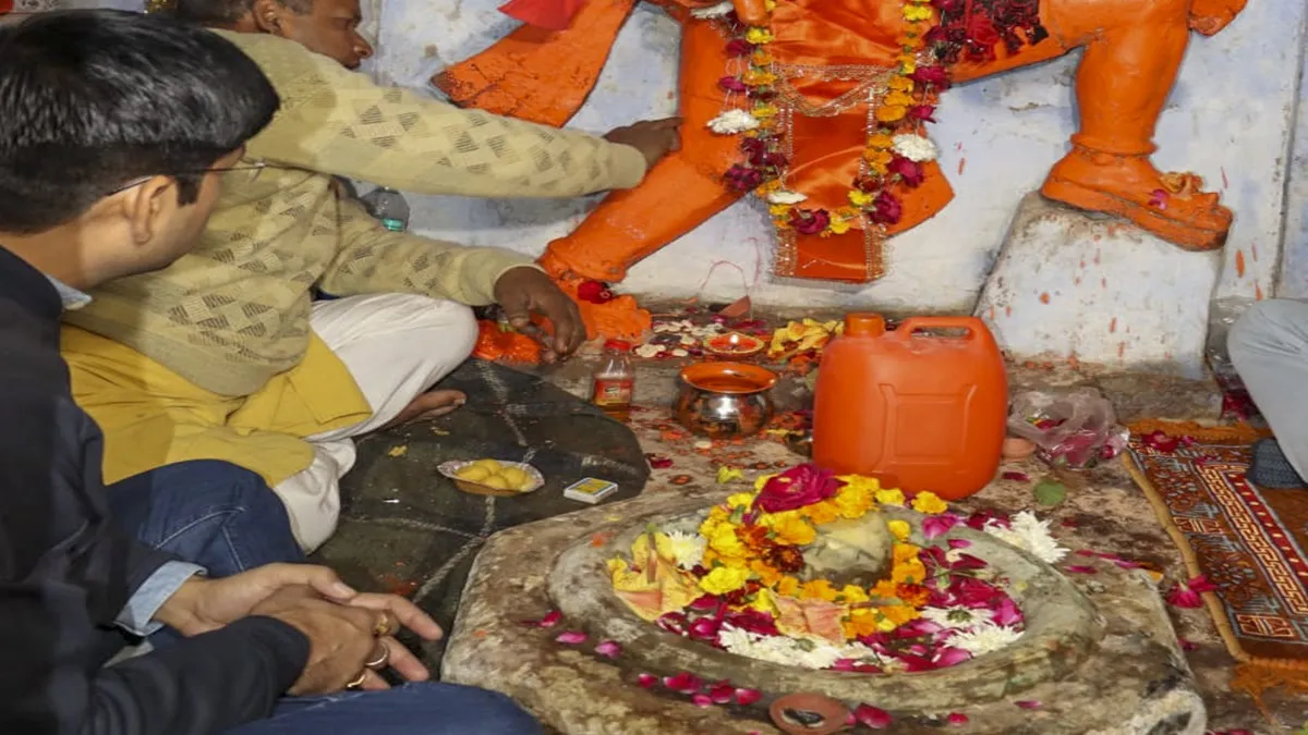 sambhal shiv mandir- India TV Hindi