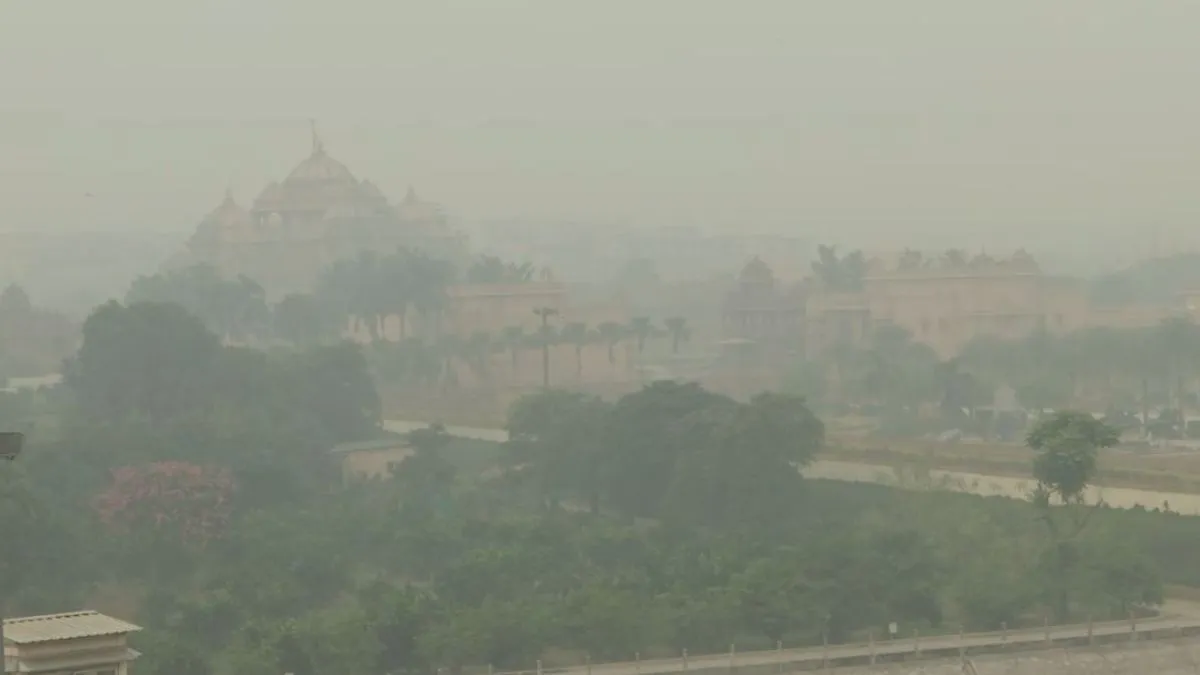 खराब श्रेणी में पहुंचा AQI  - India TV Hindi