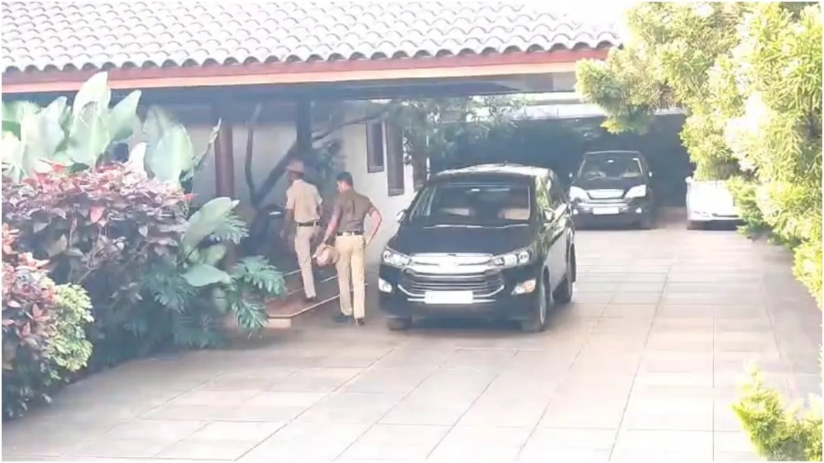 Income tax department team raids in karnataka raids the house of a famous business family