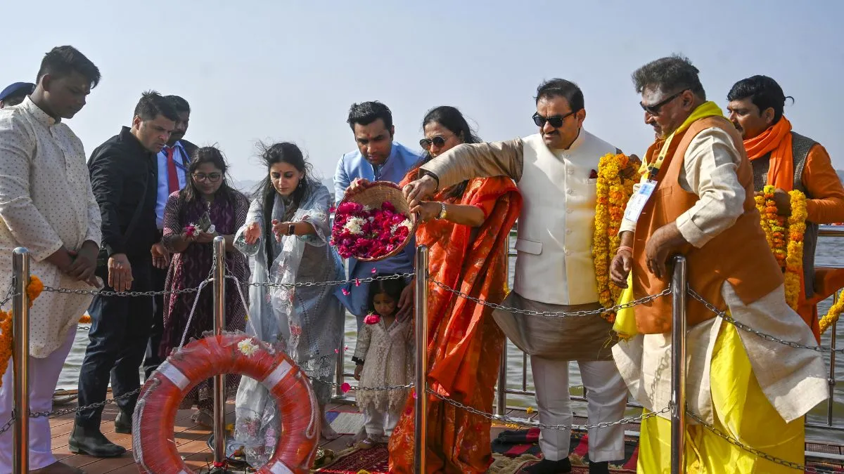 Gautam Adani with wife Preeti Adani and family