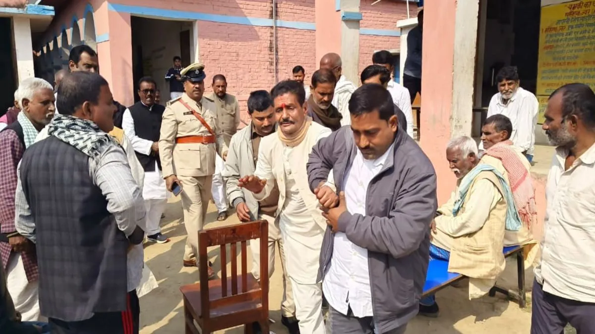 प्रिंसिपल को पुलिस ने किया गिरफ्तार- India TV Hindi